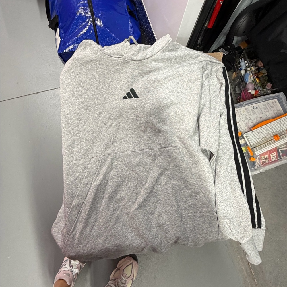 Adidas Men's Light Gray Crewneck Sweater